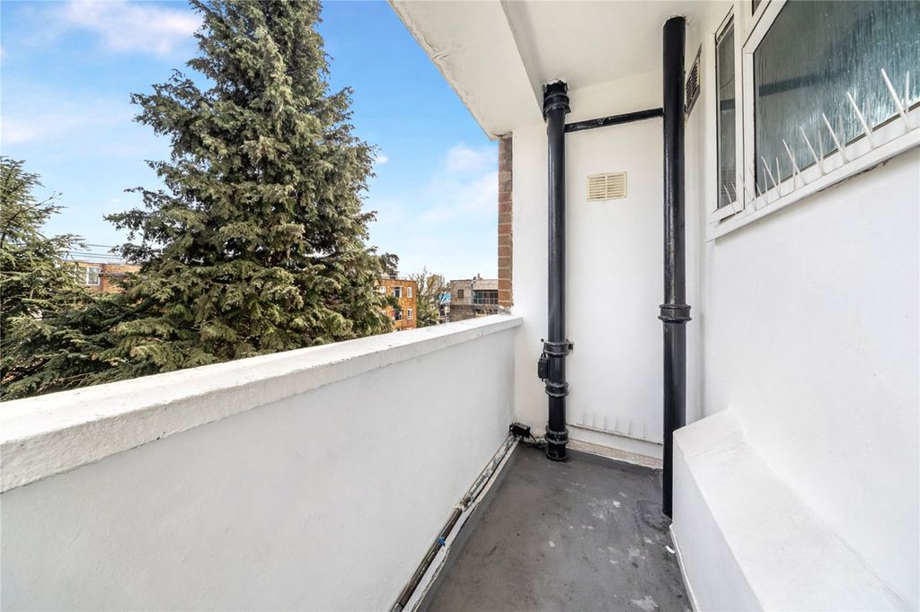 Property photo 3 of 15 Picture No. 01