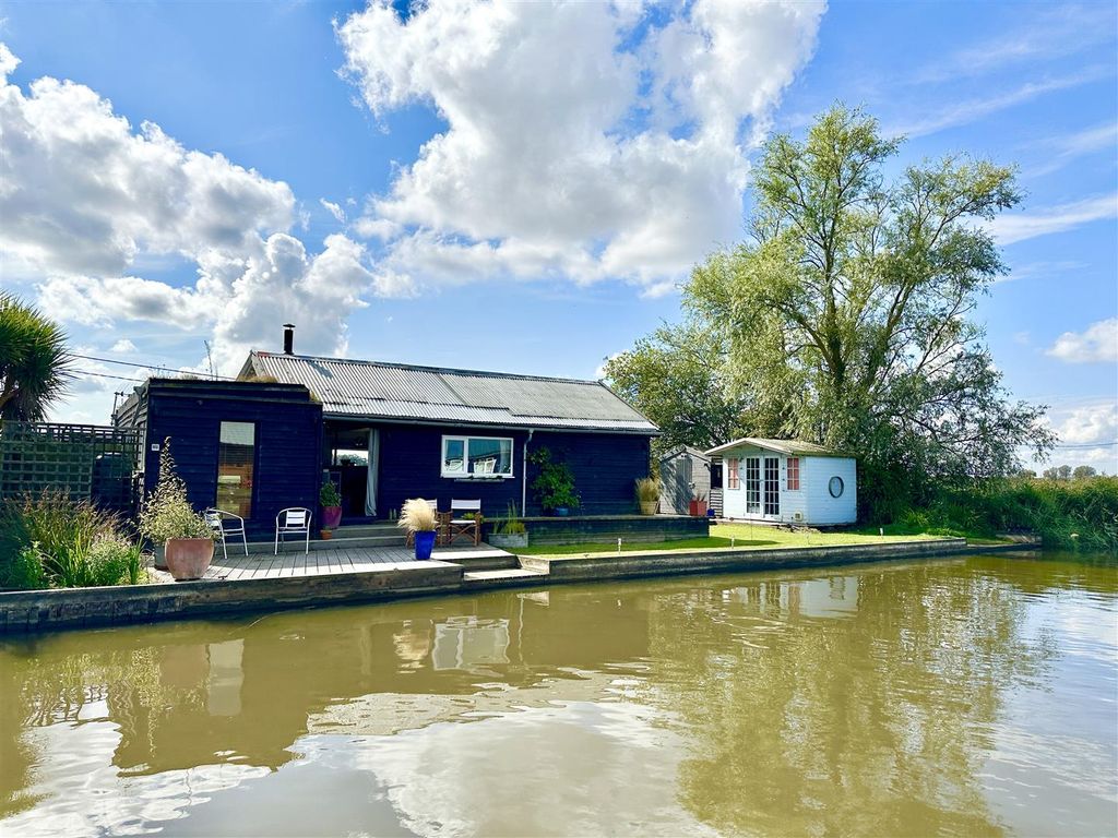 Property photo 1 of 28 Front Aspect