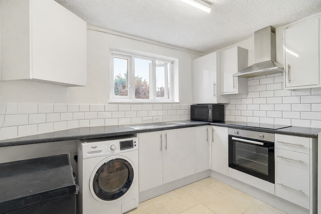 Property photo 1 of 18 Kitchen