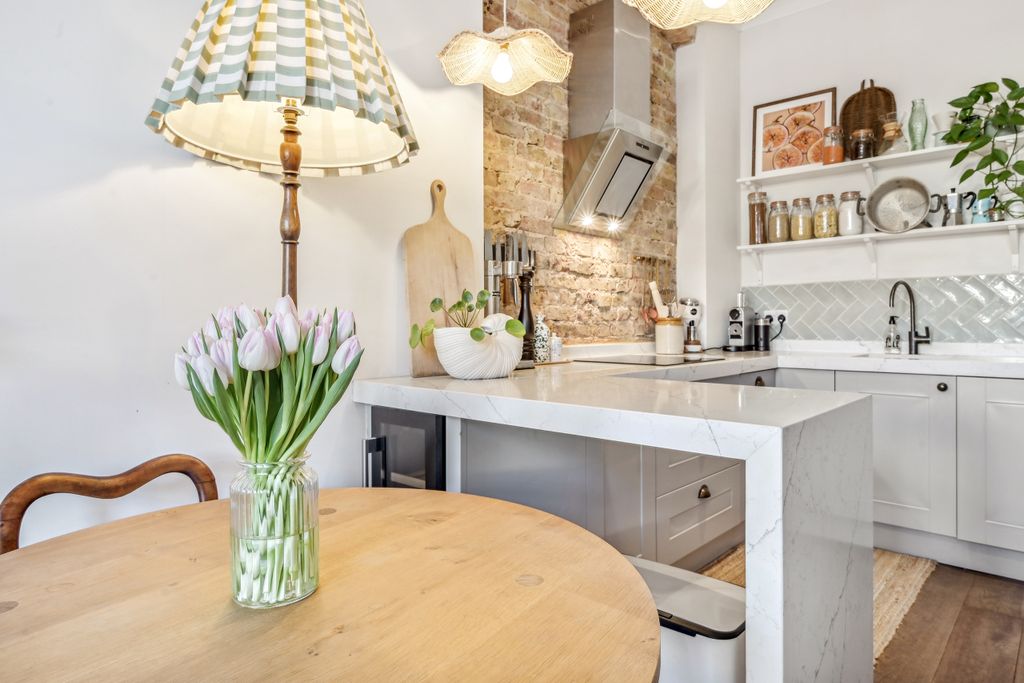 Property photo 3 of 14 Dining