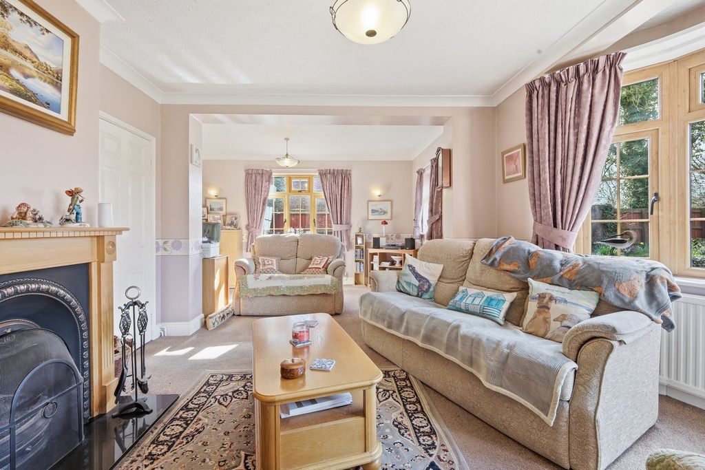 Property photo 3 of 32