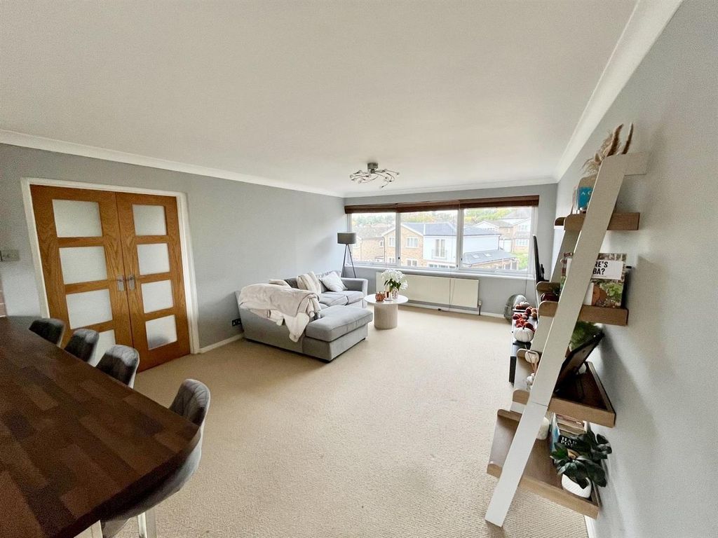 Property photo 2 of 8 Ope Plan Lounge / Kitchen