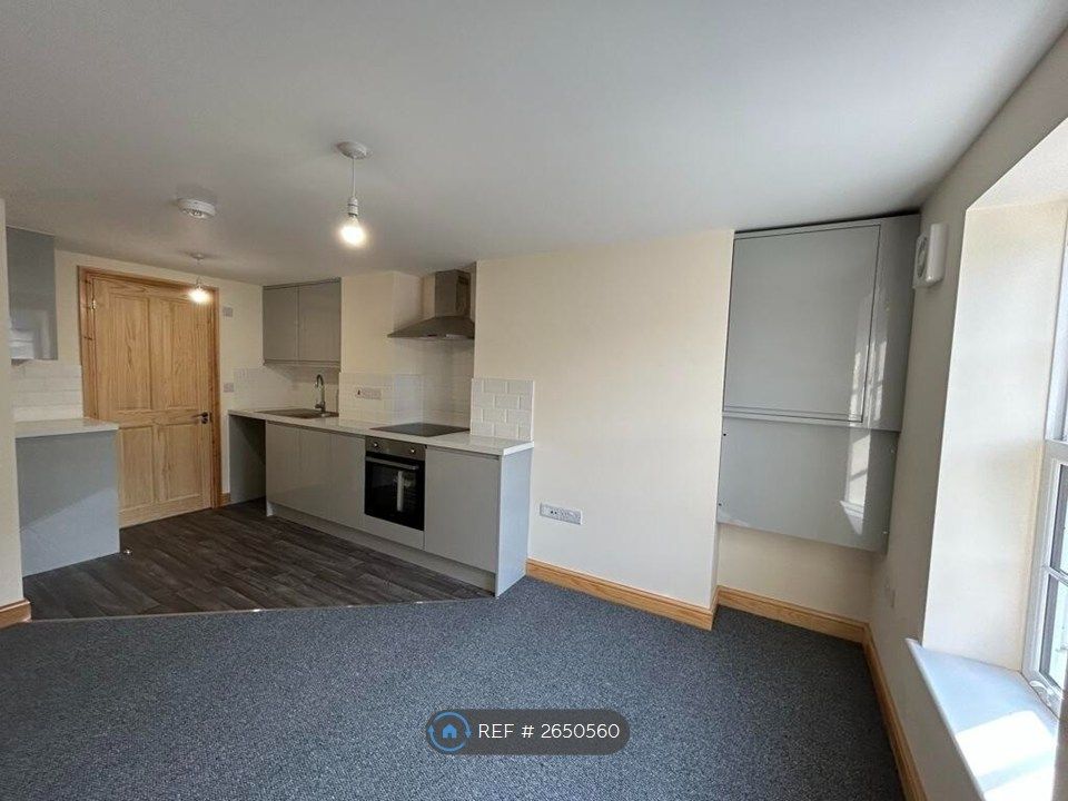 Property photo 3 of 5 Flat 2 B