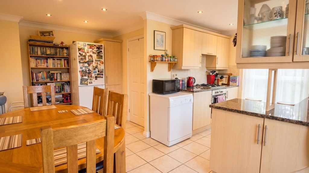 Property photo 3 of 19