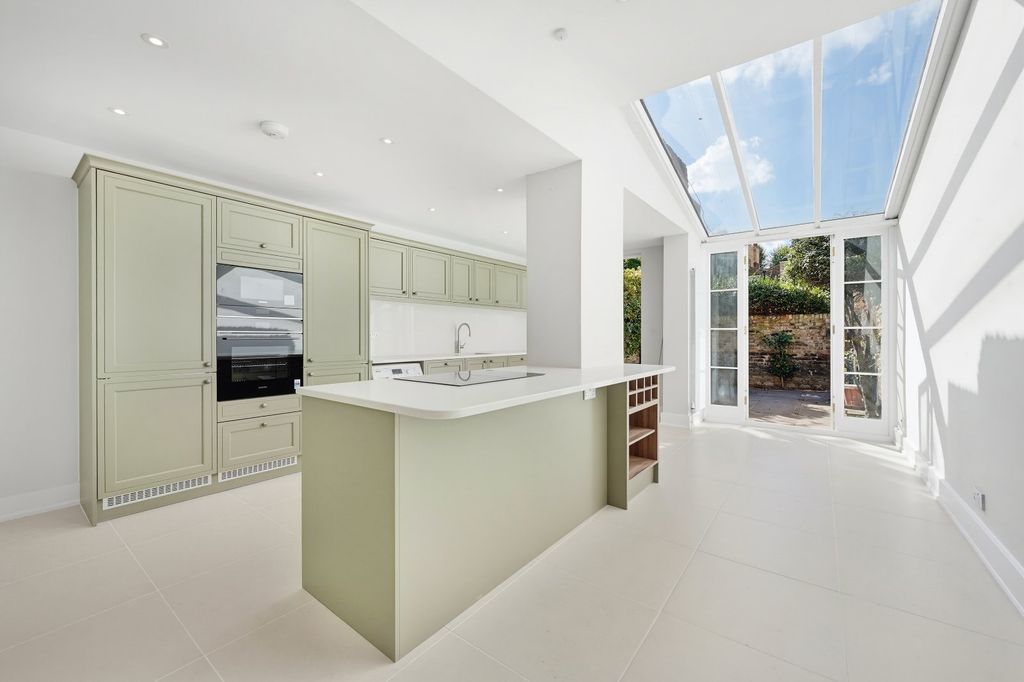 Property photo 1 of 19 Kitchen/Dining