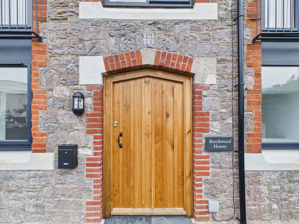 Property photo 2 of 29