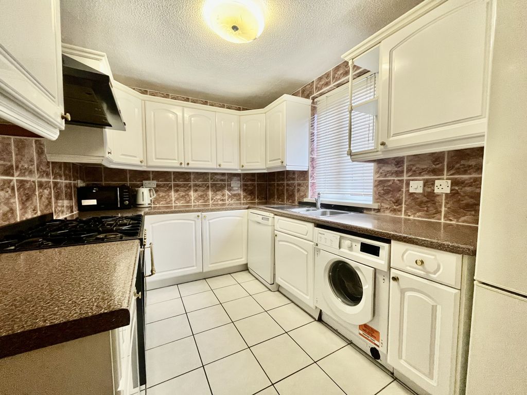 Property photo 3 of 7 Gallery