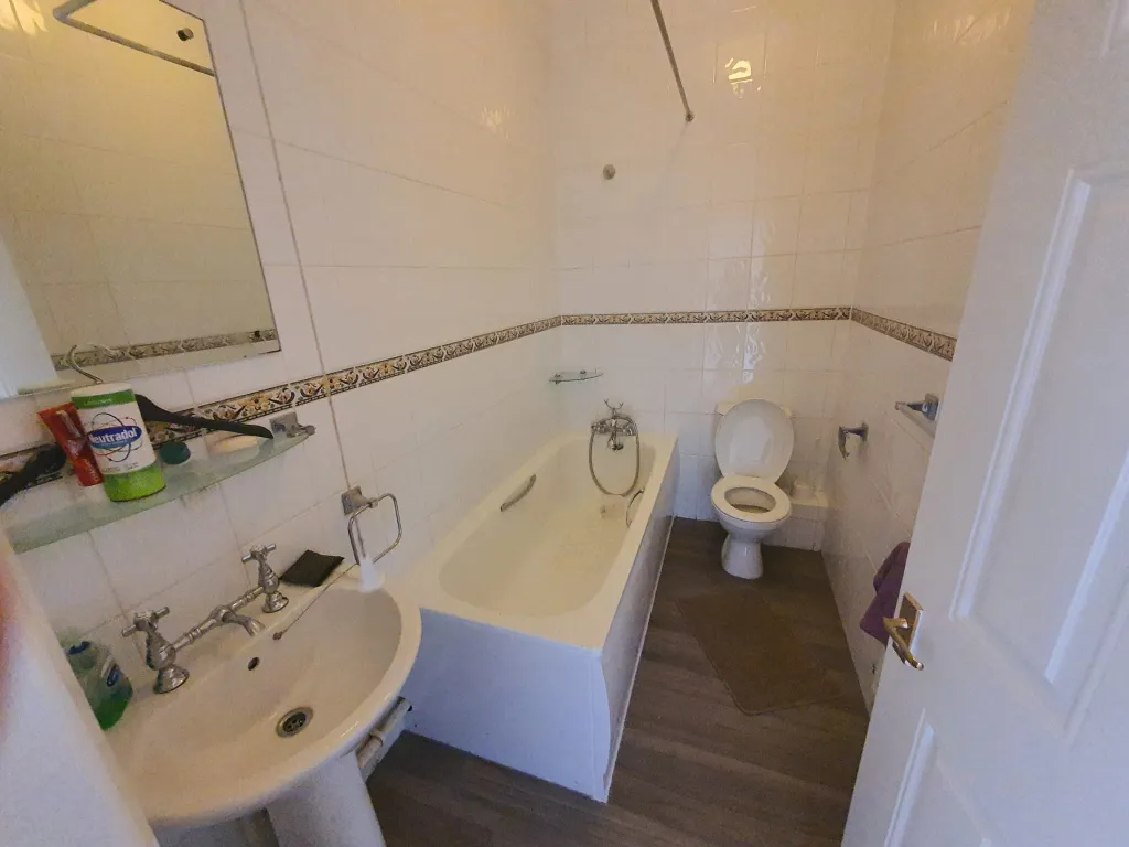 Property photo 1 of 4