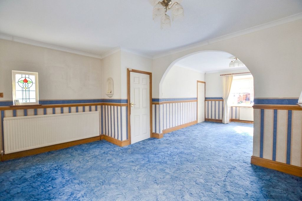Property photo 3 of 23