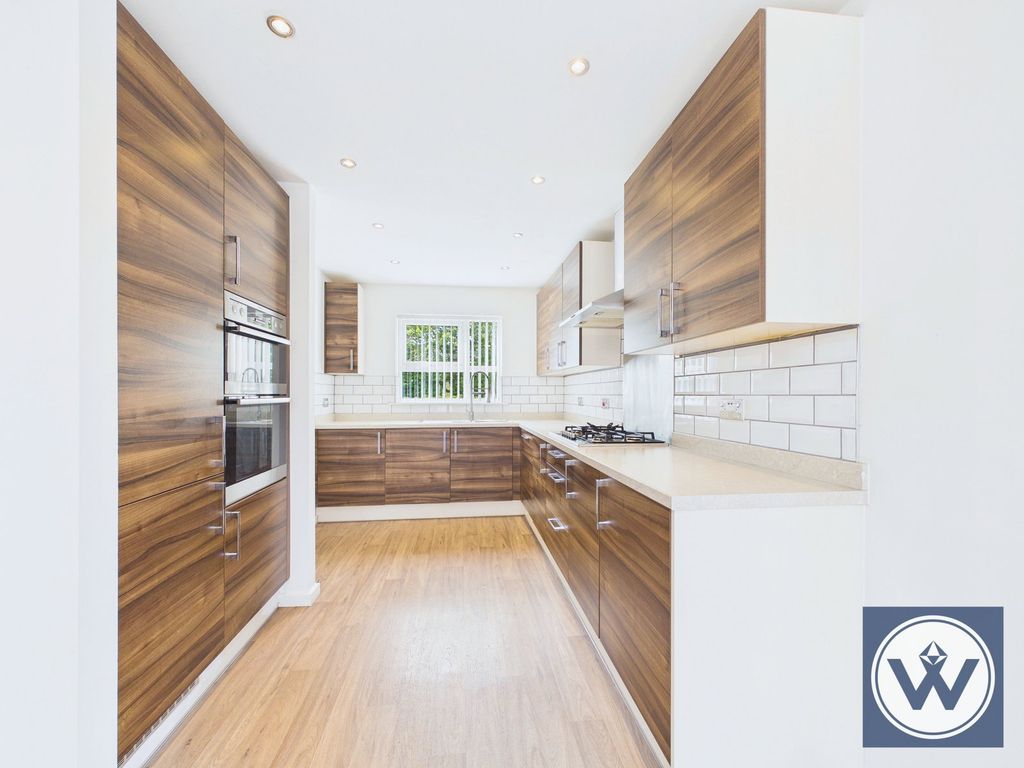 Property photo 2 of 33