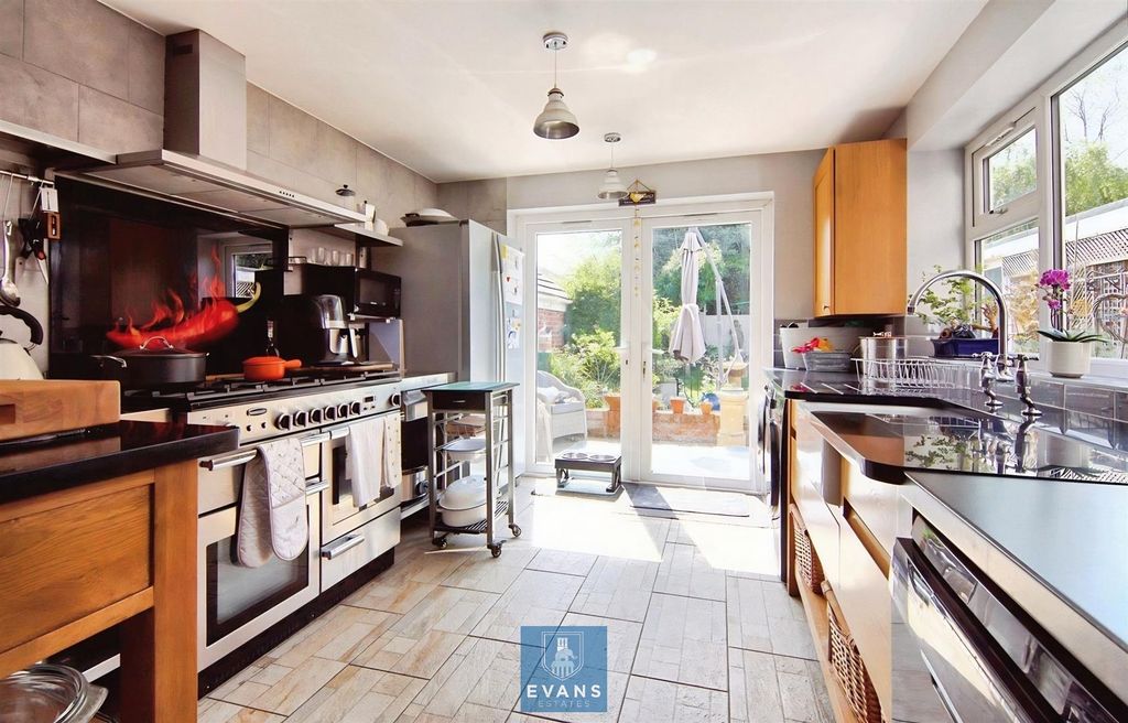 Property photo 2 of 20 Kitchen