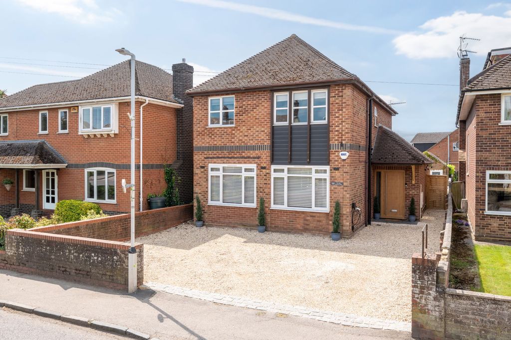 Property photo 1 of 48