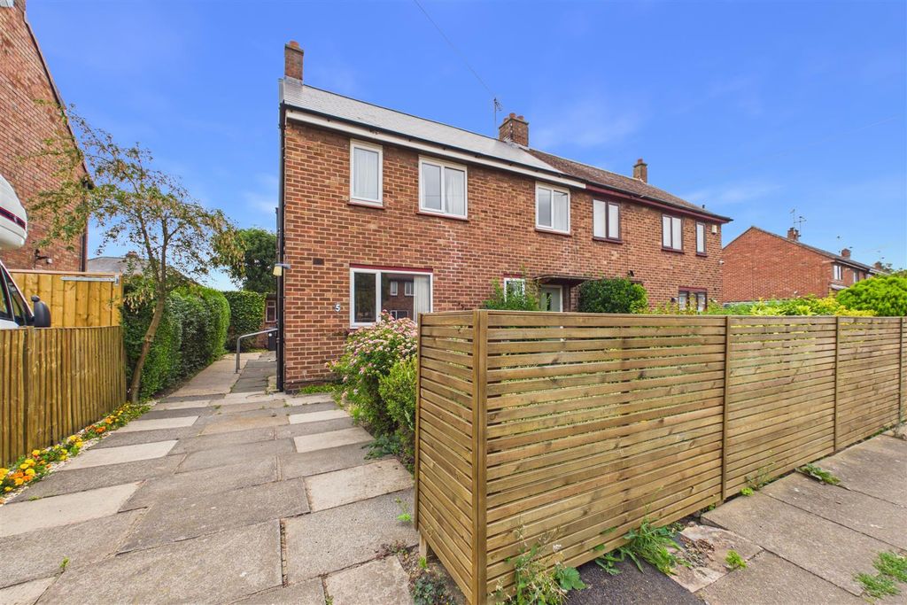 Property photo 1 of 13 Cam04235G0-Pr0201-Still013.Jpg
