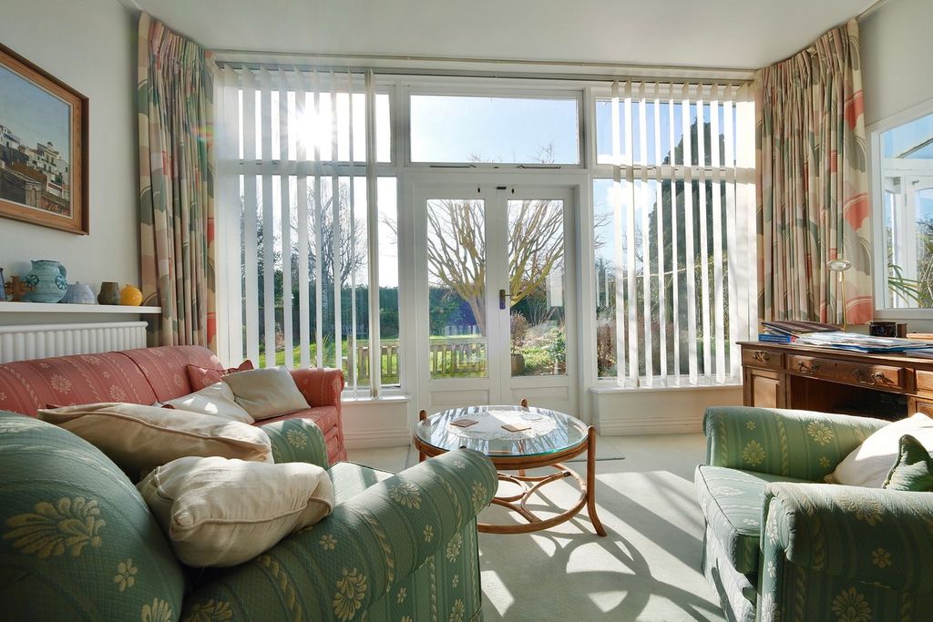 Property photo 3 of 23