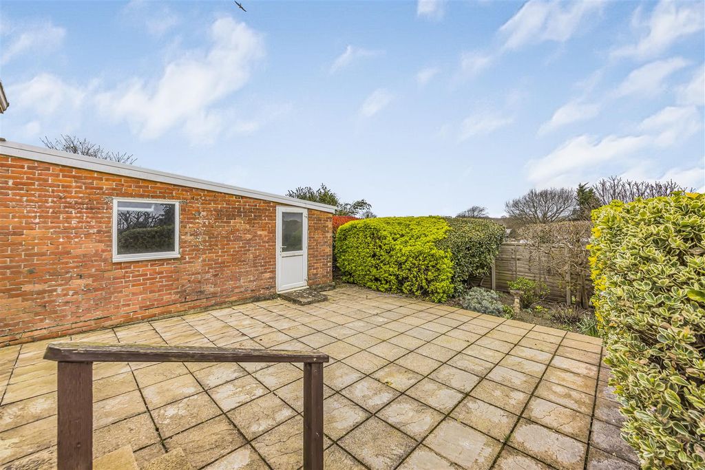 Property photo 3 of 20 42 Deverell Place, Purbrook-Porticomarketing-O'har