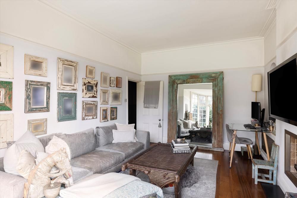 Property photo 3 of 19 Flat 49, Beaufort Mansions1.Jpg