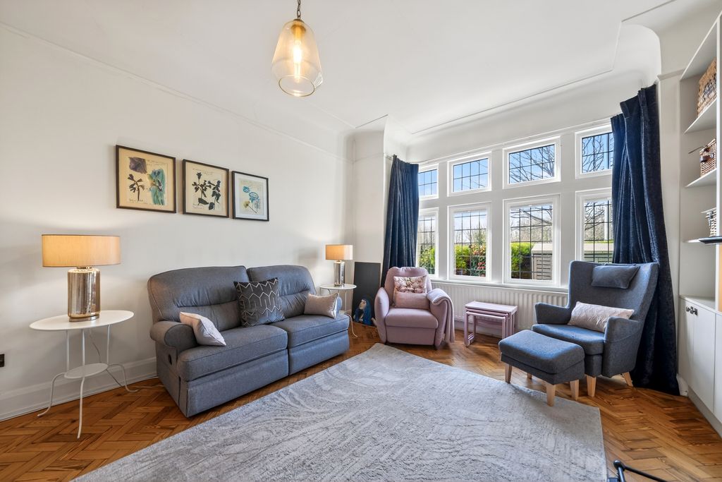 Property photo 3 of 23