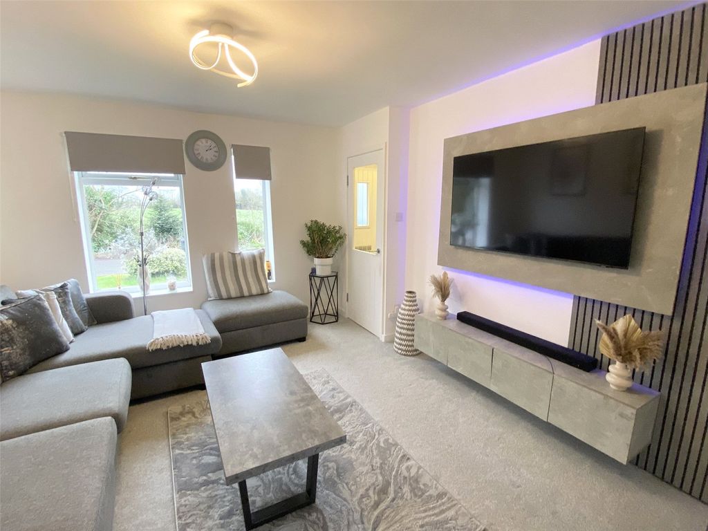 Property photo 2 of 14 Picture No. 02