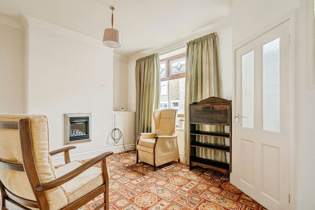 Property photo 2 of 14 Pbox-Img.Jpg