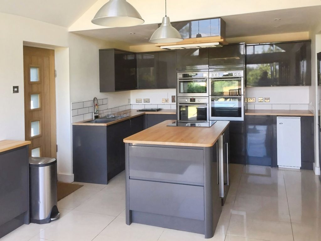 Property photo 2 of 24 Pbox-Img.Jpg