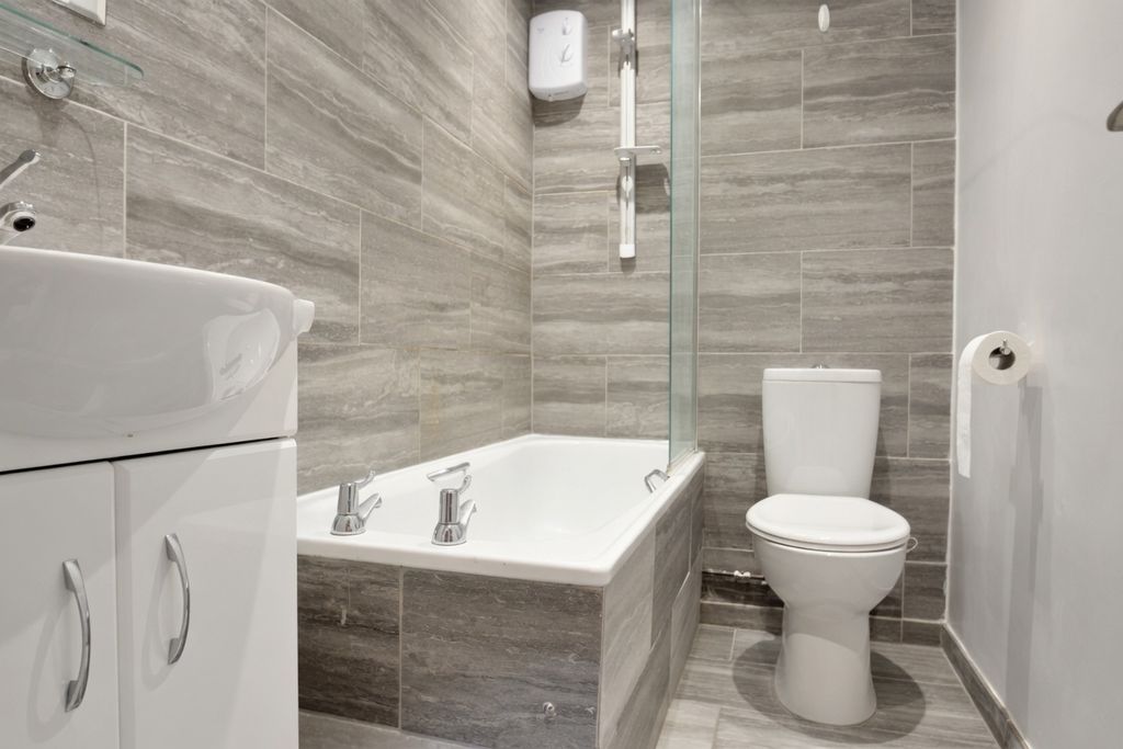 Property photo 3 of 6 Kbi8J