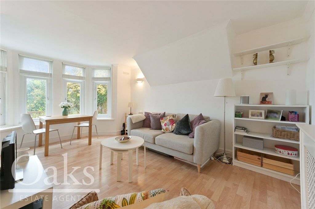 Property photo 2 of 8 Reception