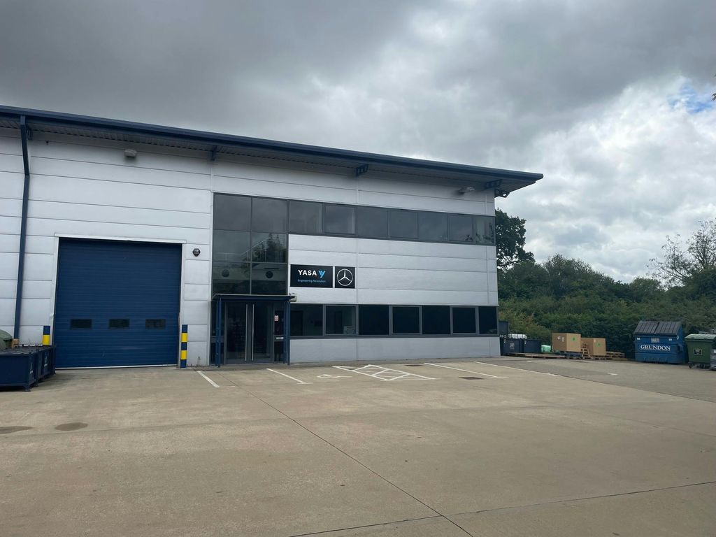 Property photo 1 of 4 External Oct 2025.Jpg