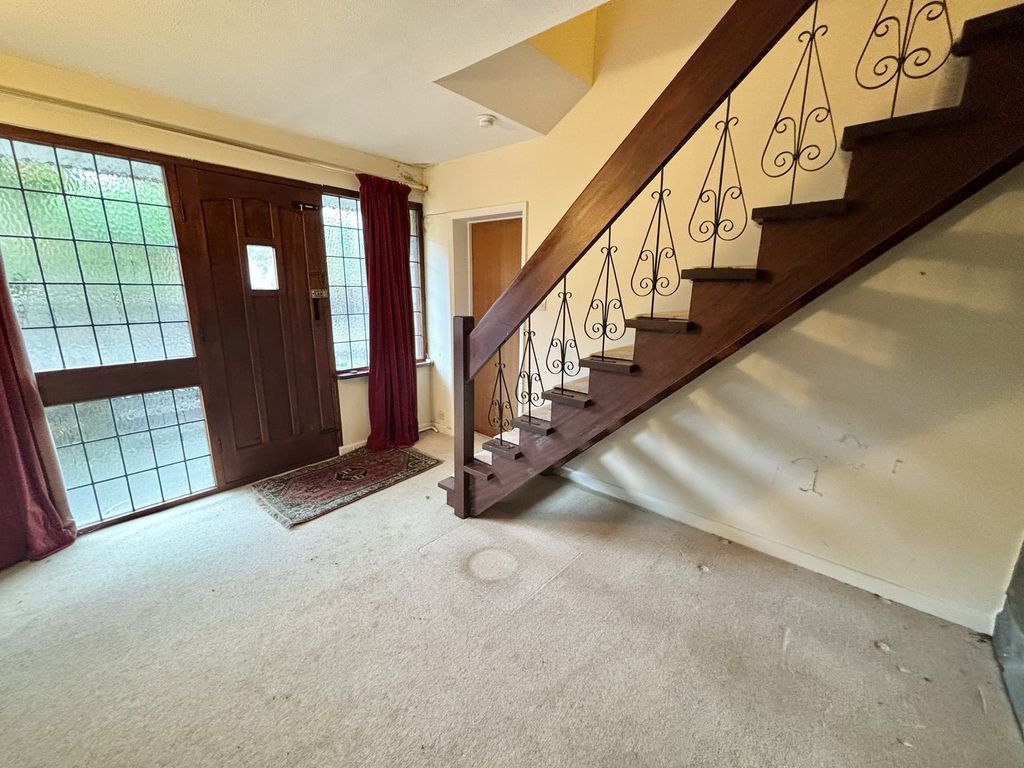 Property photo 2 of 30 Entrance Hall