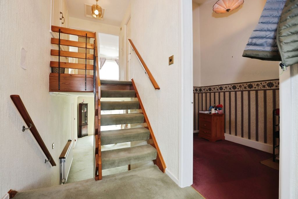 Property photo 3 of 13 Photo