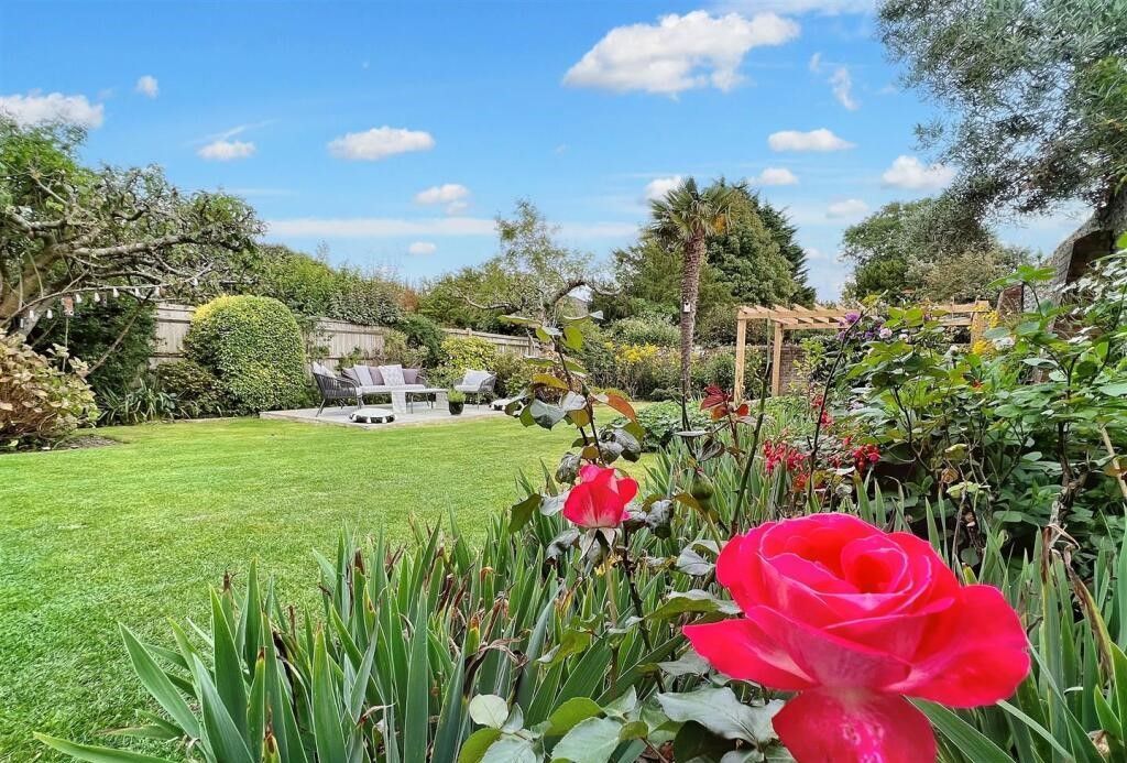 Property photo 3 of 27