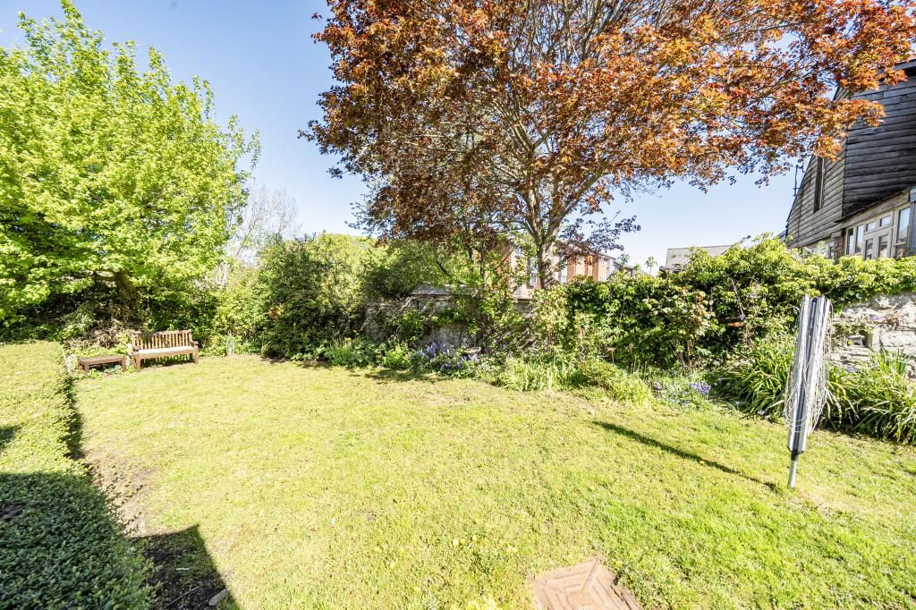 Property photo 2 of 21 Garden