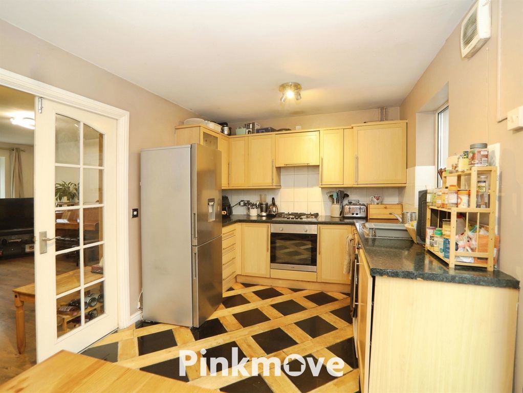 Property photo 3 of 20