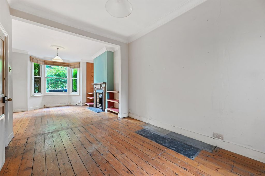 Property photo 3 of 10 Ar - Brouncker Road9.Jpg