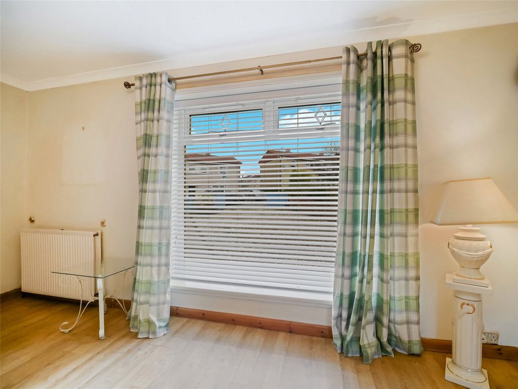 Property photo 3 of 21 Lounge