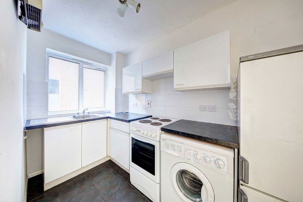 Property photo 3 of 4