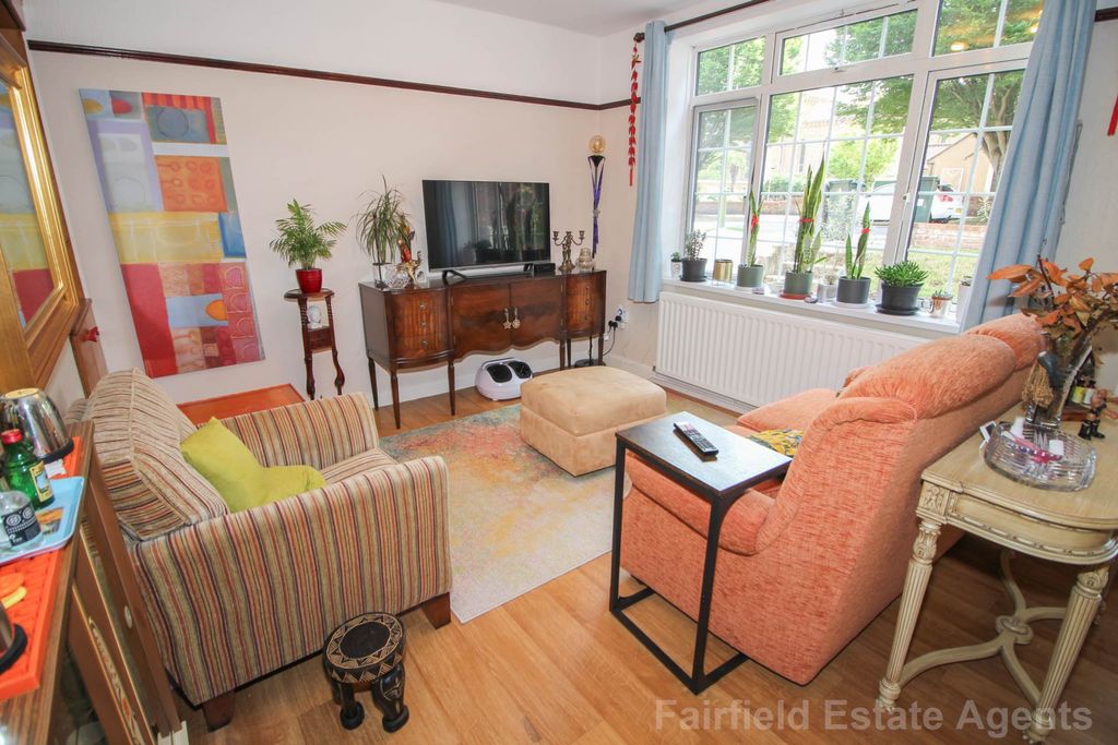 Property photo 2 of 12