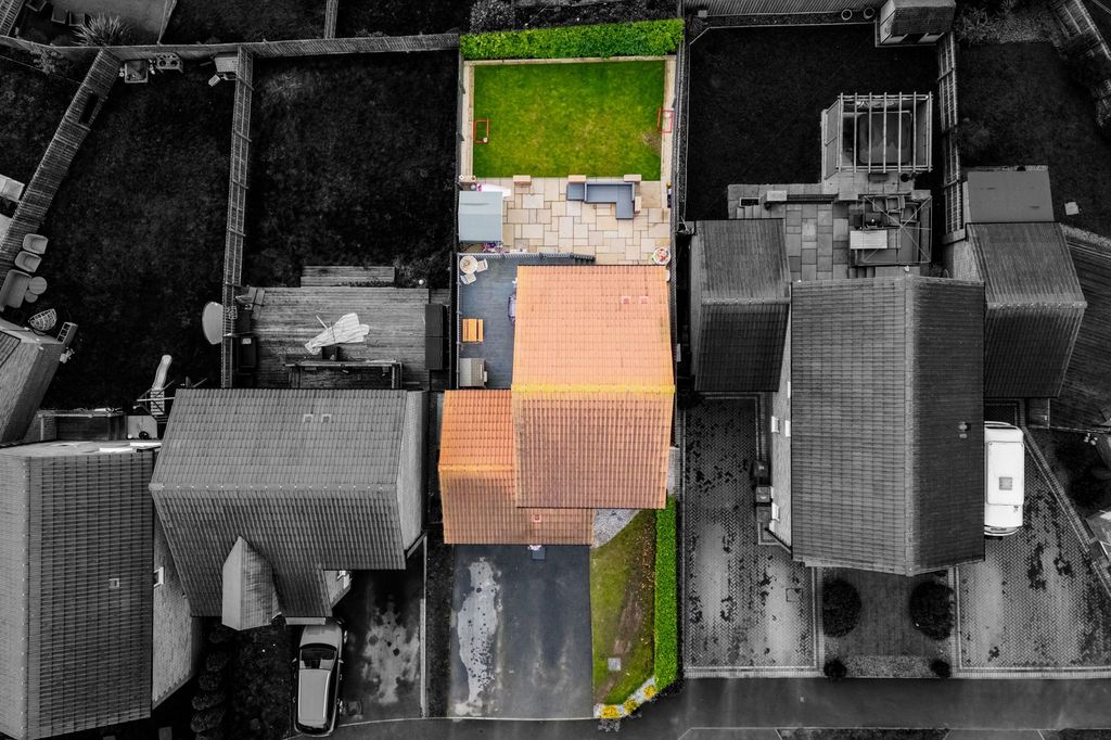 Property photo 3 of 26