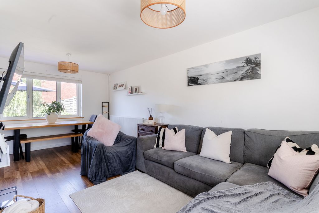 Property photo 2 of 21 A7401259-Hdr-10