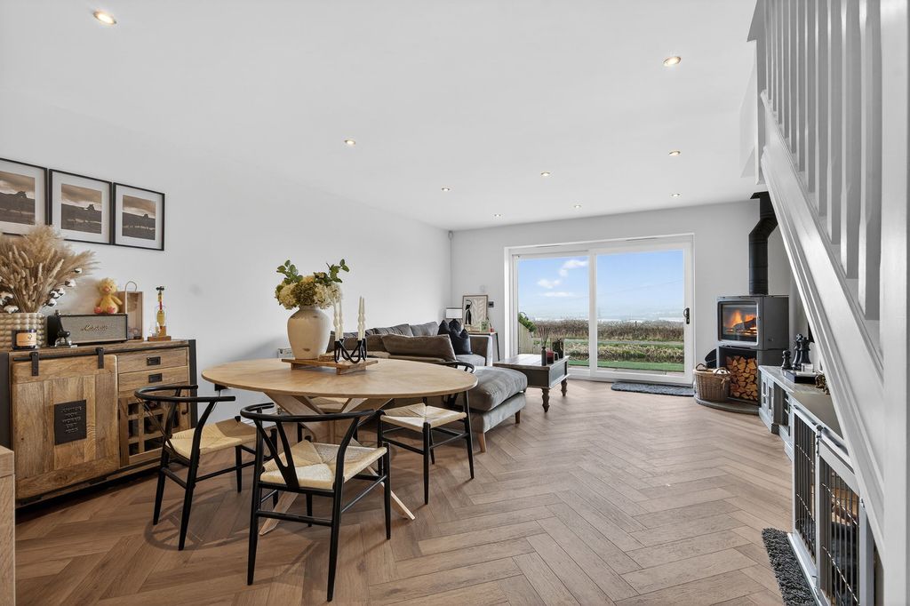 Property photo 3 of 29