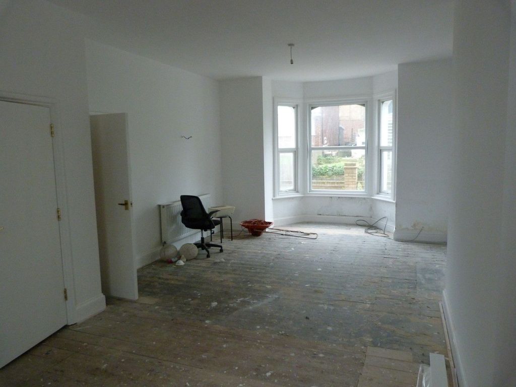Property photo 2 of 9 Photograph 2