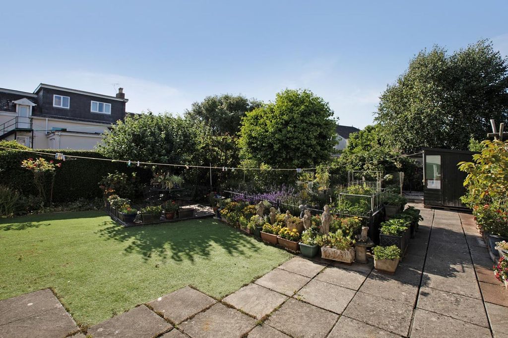 Property photo 2 of 22