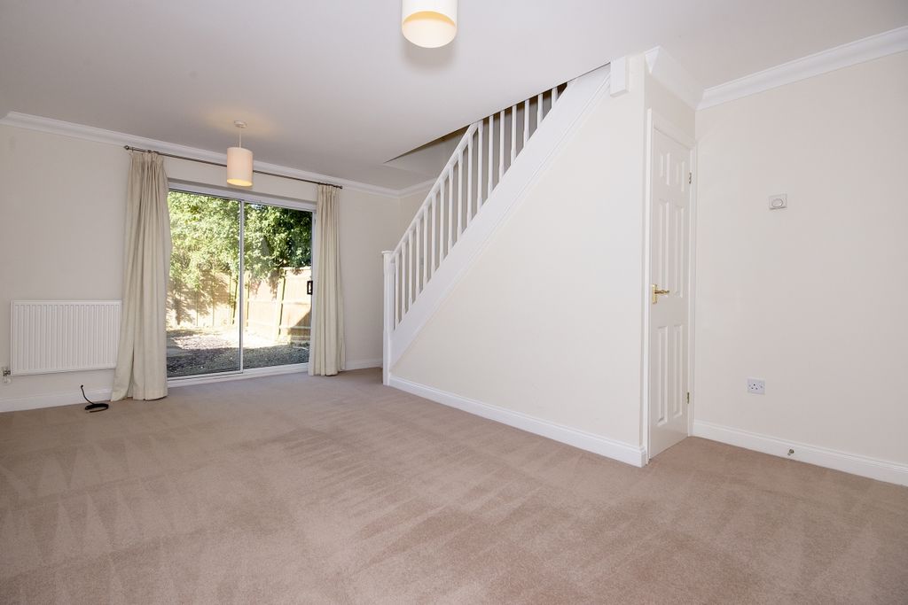 Property photo 2 of 9 Image (104)