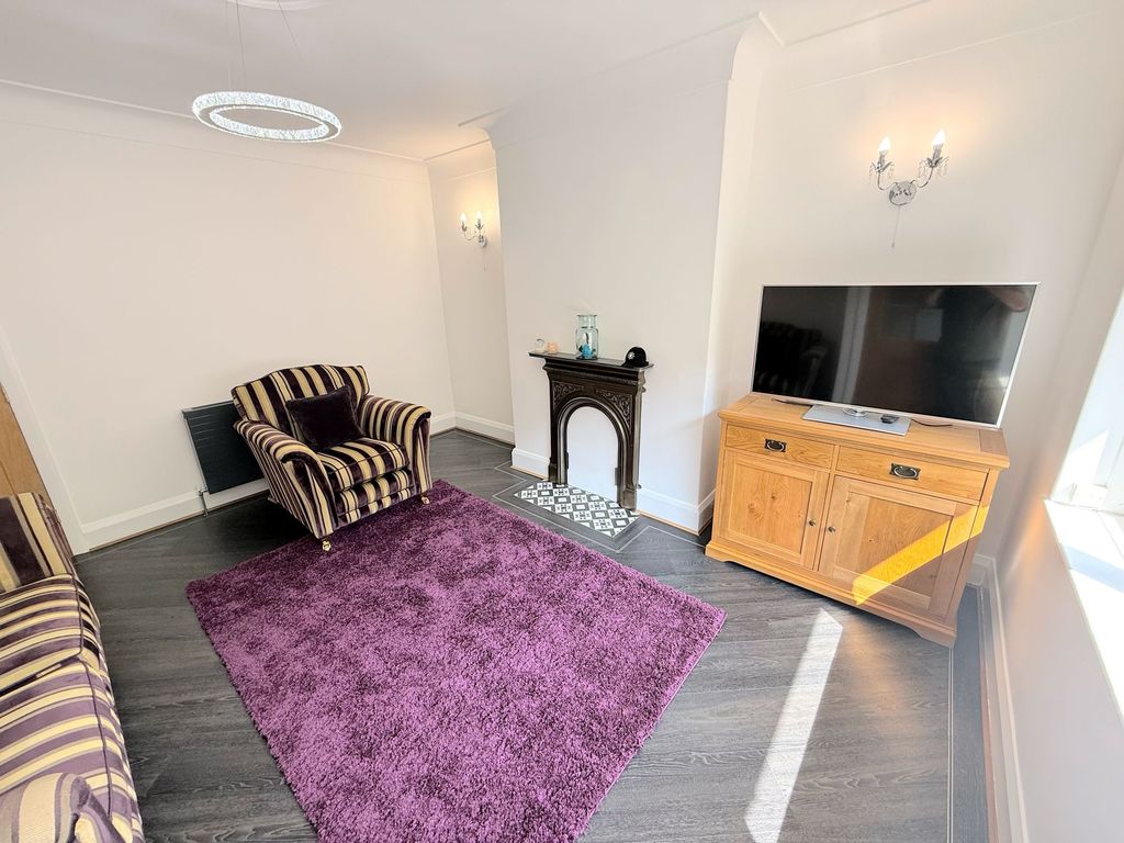 Property photo 3 of 43