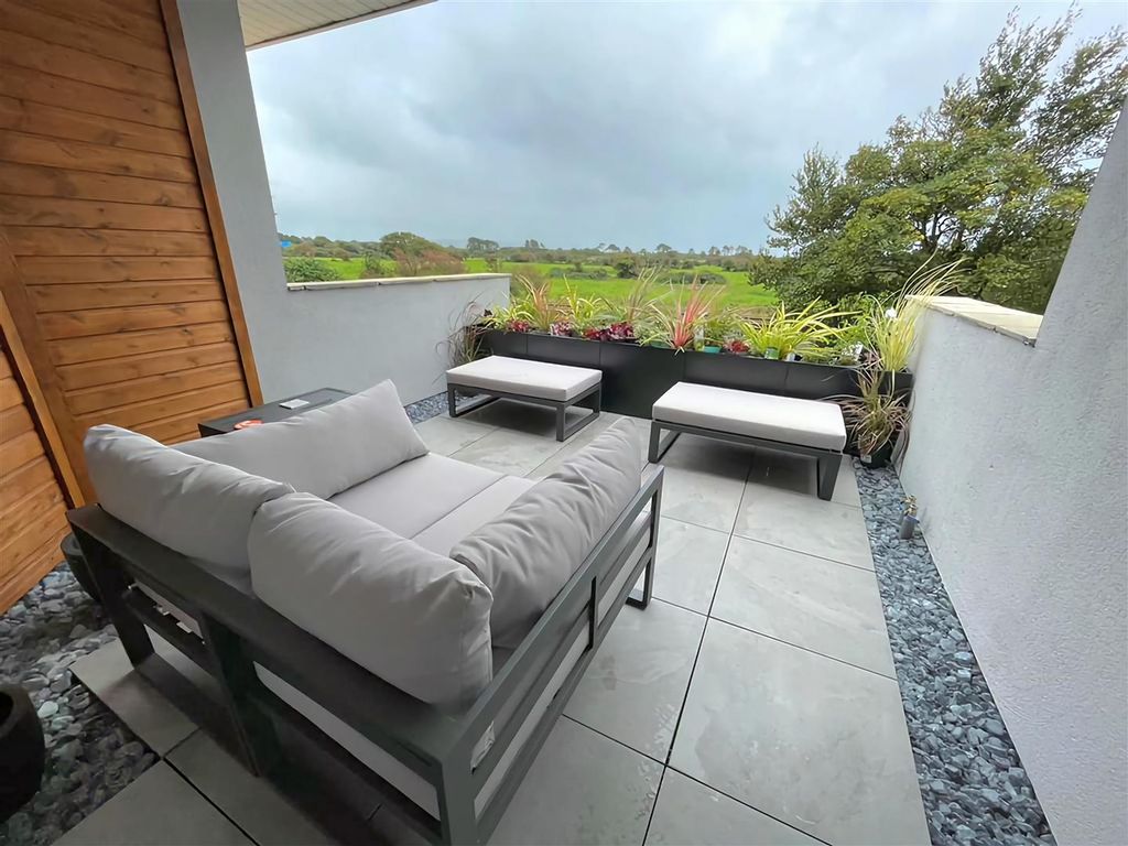 Property photo 3 of 12 Img_2392.Jpeg