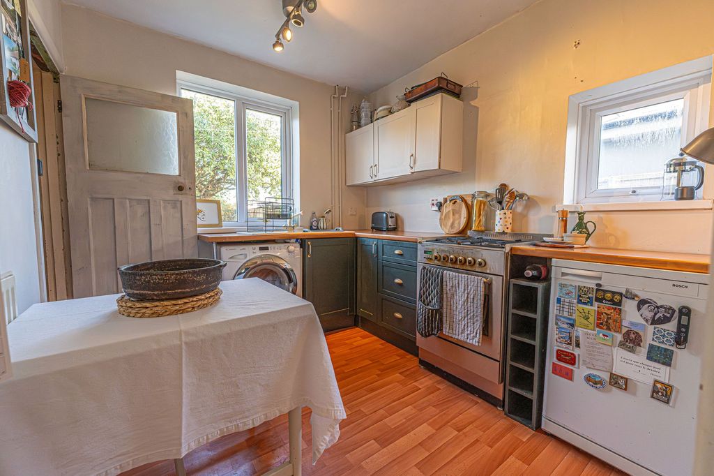 Property photo 3 of 29