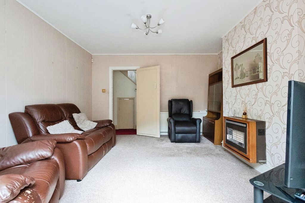 Property photo 2 of 17 Photo