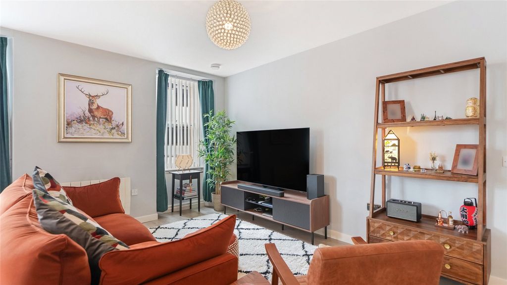 Property photo 2 of 21 Picture No. 03