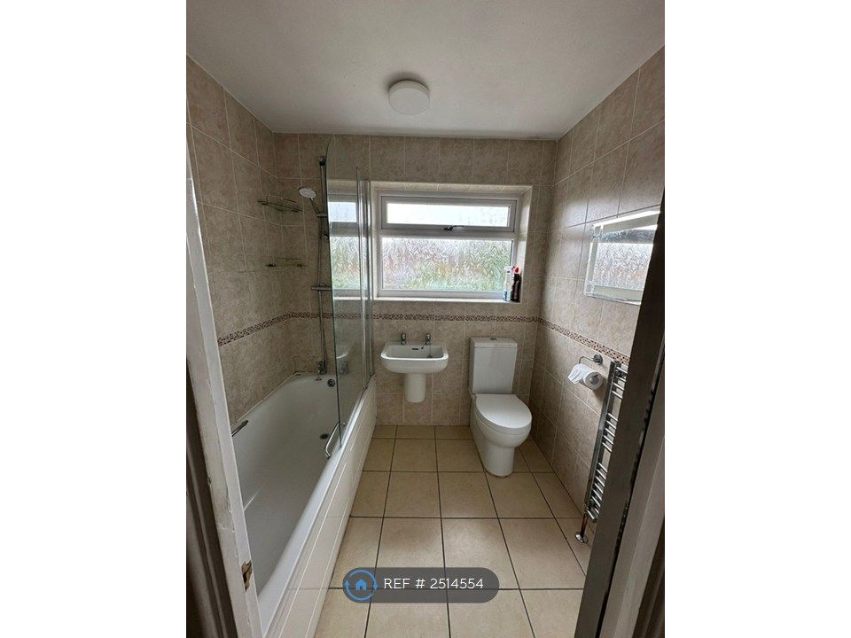 Property photo 1 of 14 Bathroom