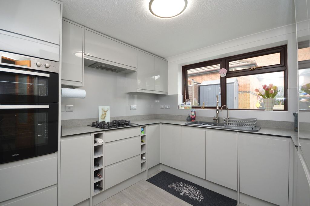 Property photo 2 of 22