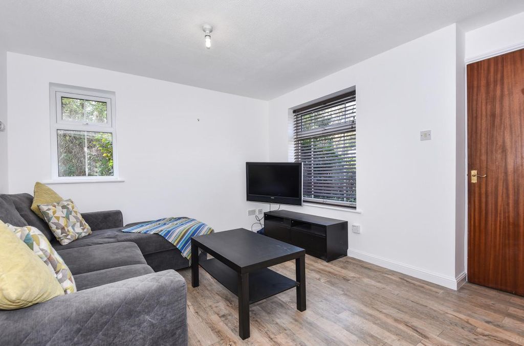 Property photo 3 of 6 390094 (3).Jpg